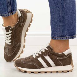 Taupe zamszowe skórzane półbuty damskie S.Barski 7097. Półbuty wsuwane S.BARSKI, na jesień, bez wzorów, z jeansu, eleganckie, bez obcasa, na płaskiej podeszwie. Za 269.00 zł.