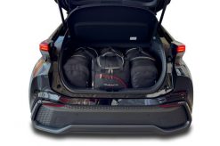 Torby Do Bagażnika Toyota C-Hr Hev 2023+ 4Szt Kjust. Czarne torby podróżne KJUST, bez wzorów, z kauczuku. Za 1,221.00 zł.