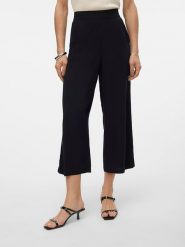 Vero Moda Spodnie w kolorze czarnym rozmiar: XS. Czarne spodnie materiałowe Vero Moda, bez wzorów, z materiału. Za 66.16 zł.