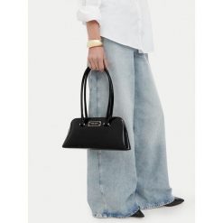 Torebka Nine West. Czarne torebki klasyczne Nine West, bez wzorów, klasyczne, bez dodatków. Za 179.99 zł.