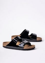 Birkenstock Arizona BF Klapki damskie. Czarne klapki Birkenstock, bez wzorów, młodzieżowe, bez obcasa, bez zapięcia. Za 349.99 zł.