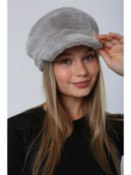 Lucky Bees Czapka w kolorze jasnoszarym rozmiar: onesize. Szare czapki z daszkiem Lucky Bees, bez wzorów, z futra. Za 30.99 zł.
