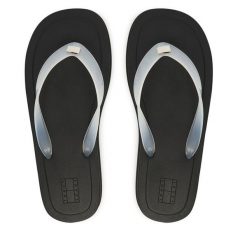 Japonki Tommy Jeans. Białe japonki Tommy Jeans, bez wzorów, z jeansu. Za 329.99 zł.