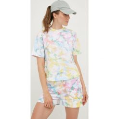 Guess t-shirt bawełniany. T-shirty Guess, z aplikacjami, z bawełny, bez kołnierzyka, bez ramiączek. Za 219.99 zł.
