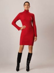 APART Sukienka dzianinowa w kolorze czerwonym rozmiar: 46. Czerwone sukienki Apart, bez wzorów, z dzianiny, bez kołnierzyka, bez ramiączek, midi. Za 202.03 zł.