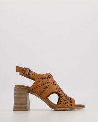BRĄZOWE SANDAŁY 220A307 TAN. Brązowe sandały Venezia, bez wzorów, ze skóry, bez obcasa, bez zapięcia. Za 229.00 zł.