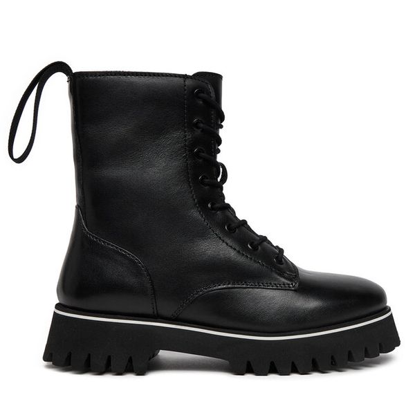 Trzewiki Patrizia Pepe. Czarne botki Patrizia Pepe, bez wzorów, bez obcasa, na płaskiej podeszwie, bez zapięcia. Za 779.99 zł.