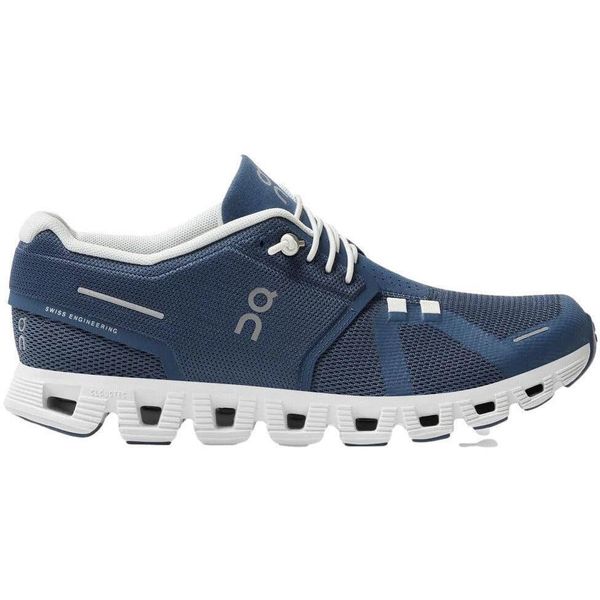 Buty do biegania damskie, Cloud 5. Białe buty do biegania On Running, bez wzorów, z denimu, bez zapięcia, do biegania. Za 633.60 zł.