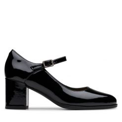 Półbuty Clarks. Czarne półbuty wsuwane Clarks, bez wzorów, bez obcasa, na obcasie. Za 359.99 zł.