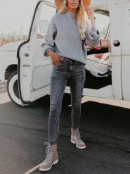 LA Angels Sweter w kolorze szarym rozmiar: M. Szare swetry LA Angels, m, bez wzorów, bez ramiączek. Za 231.68 zł.