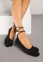 Czarne Balerinki z Ażurową Cholewką Ozdobione Kwiatem 3D Cleiria. Czarne baleriny Renee, z aplikacjami, z jeansu, eleganckie, bez obcasa, bez zapięcia. Za 89.99 zł.