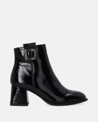 LAKIEROWANE BOTKI NA OBCASIE A002PABLOBB068. Botki Venezia, bez wzorów, z lakierowanej skóry, bez obcasa, na obcasie, bez zapięcia. Za 479.00 zł.