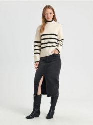 Sweter w paski - wielobarwny. Swetry Sinsay, l, bez wzorów, z dzianiny, klasyczne, bez ramiączek. Za 79.99 zł.