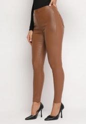 Jasnobrązowe Spodnie Skinny z Imitacji Skóry Stana. Brązowe jeansy Born2be, l, bez wzorów, z jeansu, z podwyższonym stanem. W wyprzedaży za 76.49 zł.