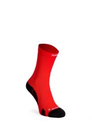 Skarpety do biegania X-Socks Trailrun Perform Crew. Czerwone skarpetki X-Socks, bez wzorów, z materiału. Za 119.99 zł.