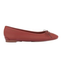 Marco Shoes Baletki Passo brązowe. Brązowe baleriny bez wzorów, bez obcasa, bez zapięcia. W wyprzedaży za 379.00 zł.