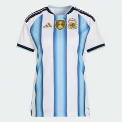 Koszulka domowa Argentyna 26. Białe t-shirty sportowe adidas, l, bez wzorów, z dzianiny, bez ramiączek, do piłki nożnej, climacool (adidas). Za 439.00 zł.