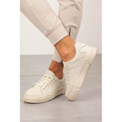 Kremowe buty sportowe creepersy sznurowane casu w88. Brązowe buty sportowe lifestyle Casu, bez wzorów, sportowe, bez zapięcia. W wyprzedaży za 39.99 zł.