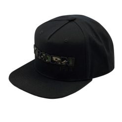 Czapka z daszkiem THORN FIT Camo LOGO Snapback. Czarne czapki z daszkiem THORN FIT, bez wzorów, sportowe. W wyprzedaży za 89.90 zł.