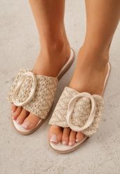 Beżowe Klapki Ozdobione Plecionką Wstawką i Klamrą Isirreia. Brązowe klapki Born2be, bez wzorów, z jeansu, biznesowe, bez obcasa, na płaskiej podeszwie, bez zapięcia. Za 69.99 zł.