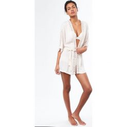 Etam - Szlafrok Mimosa. Szlafroki damskie marki Etam. W wyprzedaży za 139.90 zł.