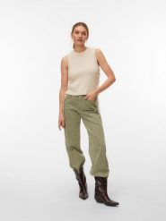 Vero Moda Top dzianinowy w kolorze beżowym rozmiar: XS. Brązowe topy Vero Moda, xs, bez wzorów, z dzianiny, bez kołnierzyka, bez ramiączek. Za 109.95 zł.