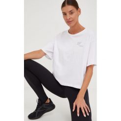 4F t-shirt damski kolor biały. Białe t-shirty 4f, bez wzorów, bez kołnierzyka, bez ramiączek. W wyprzedaży za 42.99 zł.
