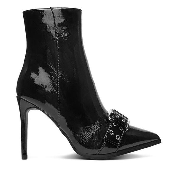 Botki DeeZee. Czarne botki DeeZee, bez wzorów, bez obcasa, na szpilce, bez zapięcia. Za 219.99 zł.