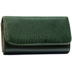 Zielony, poziomy portfel damski ze skóry ekologicznej zamykany zatrzaskiem - 4U Cavaldi. Zielone portfele 4U Cavaldi, bez wzorów, ze skóry ekologicznej. Za 45.00 zł.