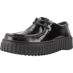 Tenisówki Clarks Model Torhill Bee Kolor Czarny. Czarne trampki Clarks, bez wzorów, z tkaniny, bez zapięcia. Za 512.80 zł.