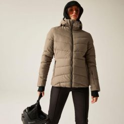 Kurtka narciarska damska z membraną Glacier Dare 2b. Brązowe kurtki narciarskie Dare 2b, na zimę, bez wzorów, z puchu, bez kaptura, narciarskie. W wyprzedaży za 699.99 zł.