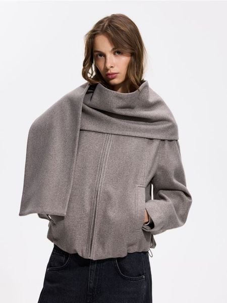 Kurtka z odpinanym szalem - brązowy. Brązowe kurtki Reserved, l, bez wzorów, z tkaniny, bez kaptura. Za 229.99 zł.