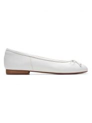 Clarks Skórzane baleriny "Fawna" w kolorze białym rozmiar: 37,5. Białe baleriny Clarks, bez wzorów, bez obcasa, bez zapięcia. Za 182.61 zł.