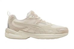 Buty Damskie Puma Milenio Lekkie Sportowe Wygodne. Brązowe buty treningowe Puma, bez wzorów, z materiału, bez zapięcia, trekkingowe. Za 319.00 zł.