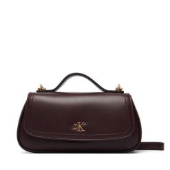 Torebka Calvin Klein. Czerwone torebki klasyczne Calvin Klein, bez wzorów, klasyczne, bez dodatków. Za 409.99 zł.