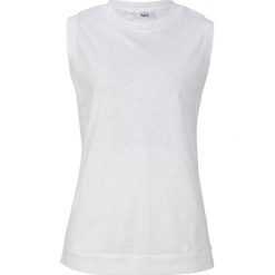 Luźniejszy top. Brązowe topy bonprix, bez wzorów, bez kołnierzyka, bez ramiączek. Za 39.99 zł.