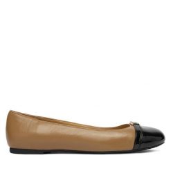 Baleriny MICHAEL Michael Kors. Brązowe baleriny MICHAEL Michael Kors, bez wzorów, bez obcasa, bez zapięcia. Za 419.99 zł.