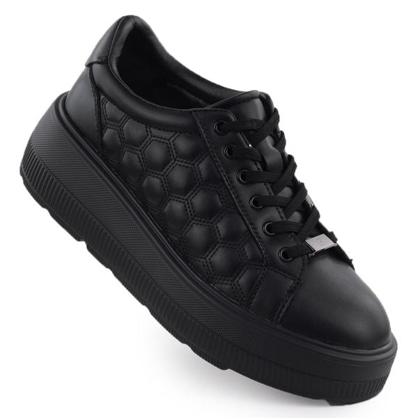 Skórzane półbuty damskie pikowane sneakersy na platformie czarne Filippo DP7285. Czarne półbuty wsuwane Filippo, bez wzorów, ze skóry, sportowe, bez obcasa, na koturnie. Za 173.99 zł.