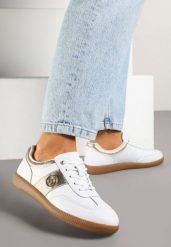 Biało-Złote Skórzane Sneakersy Klasyczne Tenisówki z Metalicznym Zdobieniem Marins. Białe trampki Born2be, z aplikacjami, z jeansu, eleganckie, bez zapięcia. W wyprzedaży za 144.49 zł.