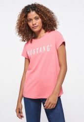 MUSTANG Alina C Logo Tee Damski T-shirt Tea Rose 1013222 8142. Czerwone t-shirty Mustang, xl, bez wzorów, bez kołnierzyka, bez ramiączek. Za 69.99 zł.