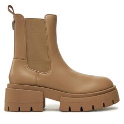 Sztyblety Guess. Brązowe botki Guess, z aplikacjami, bez obcasa, na płaskiej podeszwie, bez zapięcia. Za 329.99 zł.