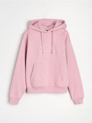 Dresowa bluza hoodie z kieszenią i haftowanym napisem - różowy. Czerwone bluzy Sinsay, l, bez wzorów, z dresówki, bez ramiączek, bez kaptura. Za 39.99 zł.