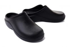 BEFADO DR ORTO 154D 001 czarny, klapki damskie. Czarne klapki Befado Dr Orto, bez wzorów, bez obcasa, bez zapięcia. Za 34.99 zł.