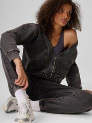4F Bluza dresowa regular z kapturem damska - szara XL. Szare bluzy z kapturem 4f, uniwersalny, bez wzorów, z dresówki, z kapturem, na fitness i siłownię. Za 199.99 zł.