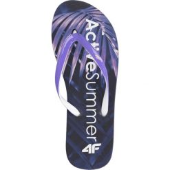 Klapki damskie KLD004 - ciemny granat. Klapki 4f, bez wzorów, z gumy, bez obcasa, bez zapięcia. W wyprzedaży za 19.99 zł.