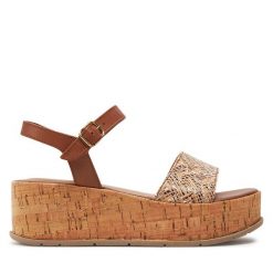 Sandały Tamaris. Brązowe sandały Tamaris, bez wzorów, bez obcasa, na koturnie, bez zapięcia. Za 399.99 zł.
