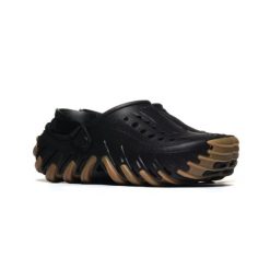 Sandały Crocs ECHO GUM RO CLOG 211675-001. Czarne sandały Crocs, bez wzorów, z materiału, z okrągłym noskiem, bez obcasa, bez zapięcia. Za 268.39 zł.