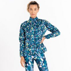 Kurtka turystyczna damska Resilent II Dare 2B. Niebieskie kurtki przejściowe sportowe Dare 2b, bez wzorów, z elastanu, bez kaptura, trekkingowe. W wyprzedaży za 240.90 zł.