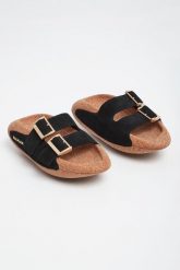 Klapki damskie B-IT BALMAIN. Klapki Balmain, bez wzorów, bez obcasa, bez zapięcia. W wyprzedaży za 2,033.85 zł.