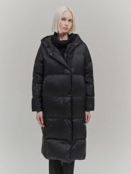 Someday Płaszcz pikowany "Vaustine" w kolorze czarnym rozmiar: 36. Czarne płaszcze someday., bez wzorów, z puchu, bez kaptura. Za 529.58 zł.